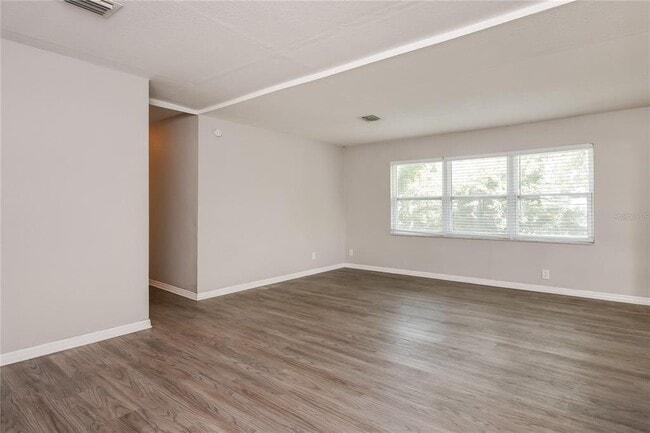 Foto del edificio - 2409 Straker Ct