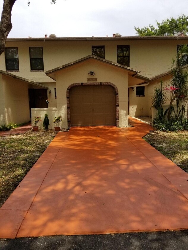 Foto principal - 23312 SW 53rd Ave