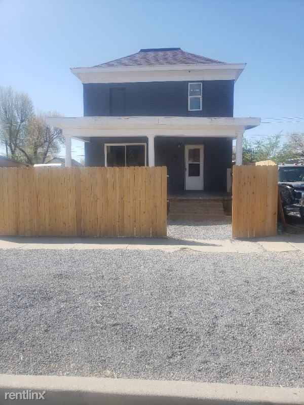 Primary Photo - 5 br, 2 bath House - 914 E River