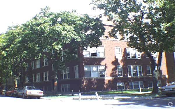Primary Photo - 2020 W Birchwood Ave