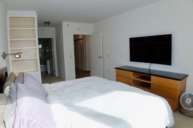 Foto del edificio - *New* 2 Bed & 2 Bath Condo in Fidi with Parking