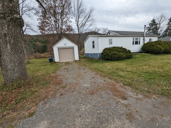 Building Photo - 133 Cayuta Rd