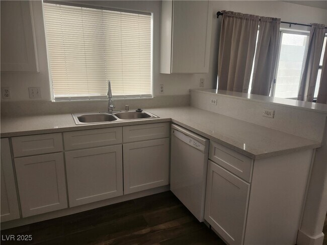 Foto del edificio - 9172 Sparklewood Ct