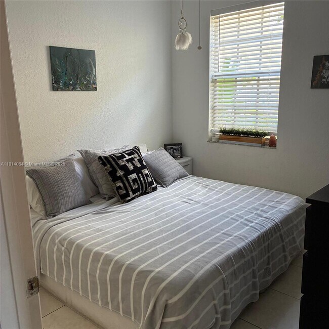 Foto del edificio - 9133 Pershore Pl