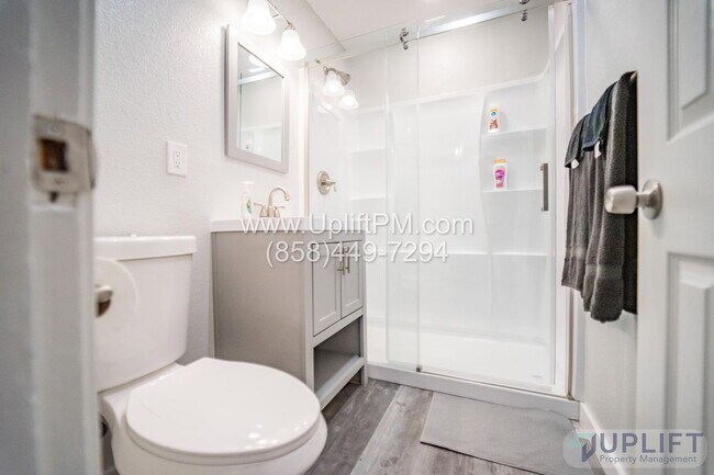 Foto del edificio - 4237 Swift Ave