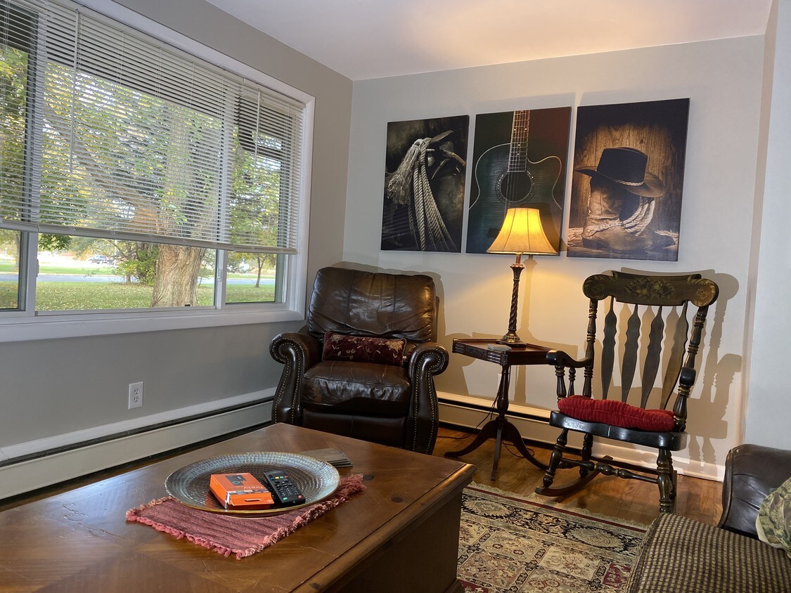 Additional Living room seating - 75571 Van Dyke Rd