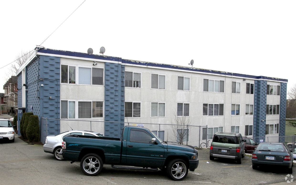 Building Photo - 106 22nd Ave