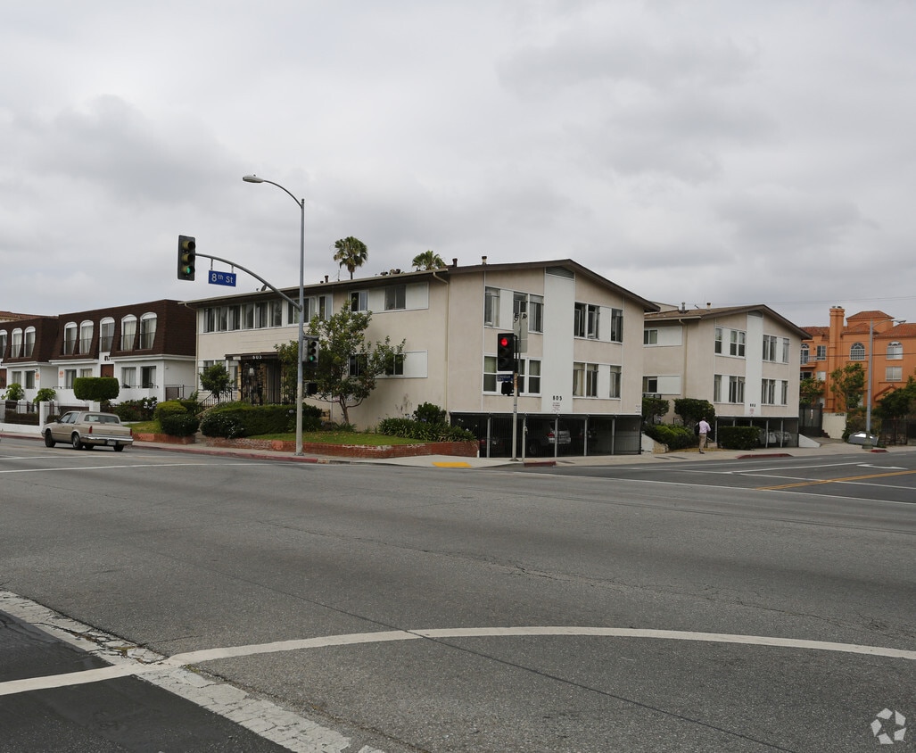 Primary Photo - 803 S. Crenshaw