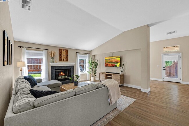 Building Photo - 1636 Green Springs Ct