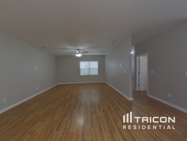Foto del edificio - 12009 Downy Birch Rd