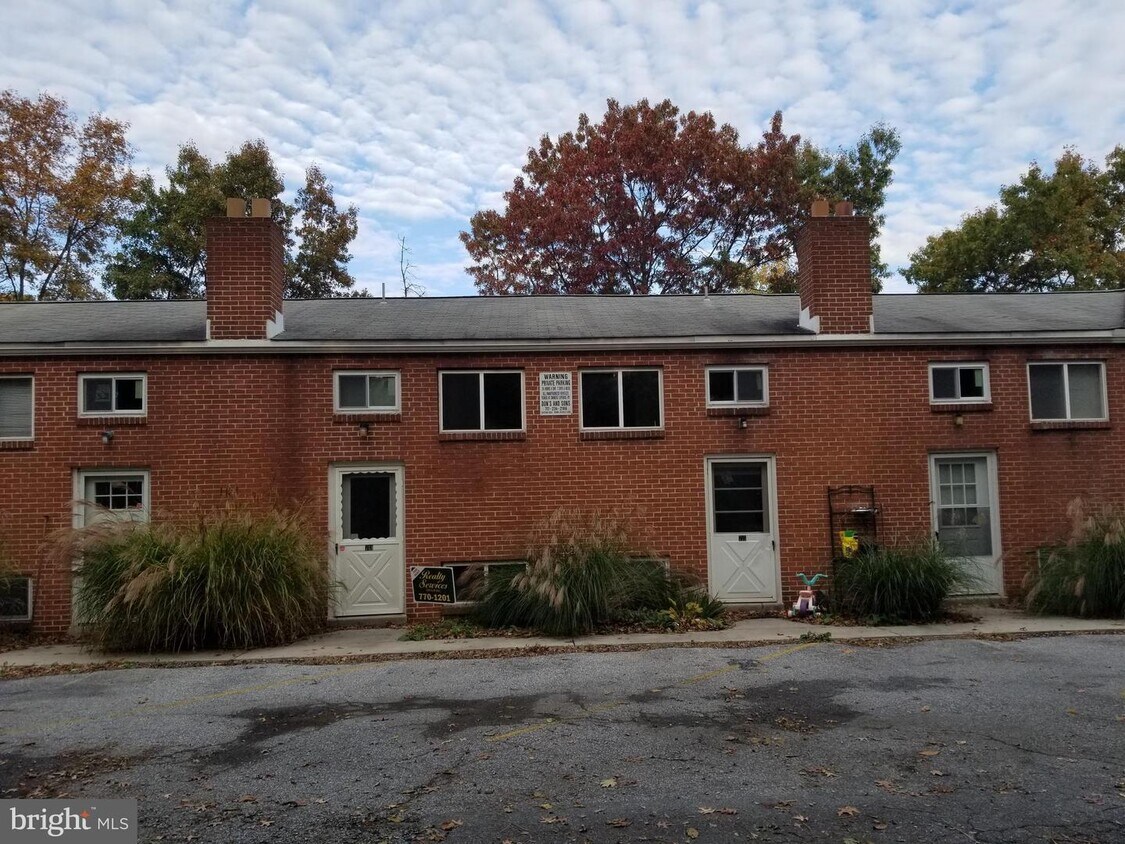 719GARDEN Garden Dr Unit 719, Swatara Township, PA 17111 Room for