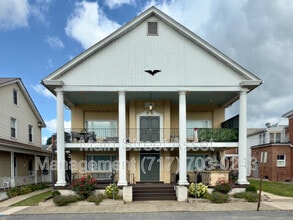 Building Photo - 104 S Front St