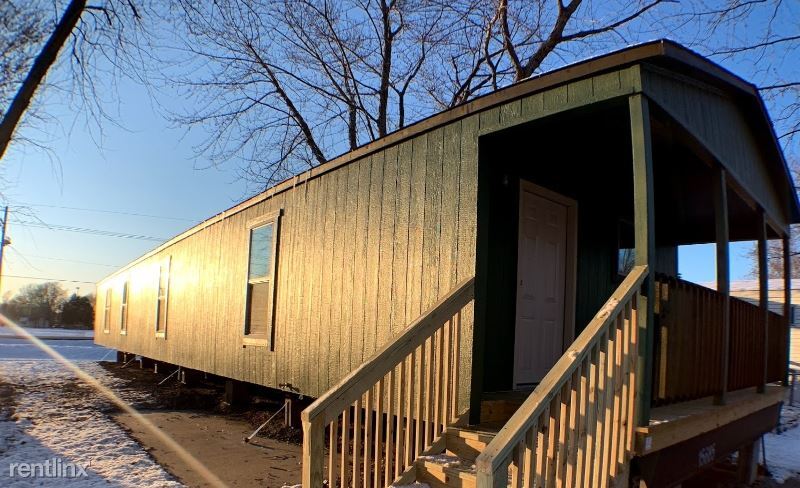 Primary Photo - 3 br, 2 bath House - 182 NE Coachlight Dr
