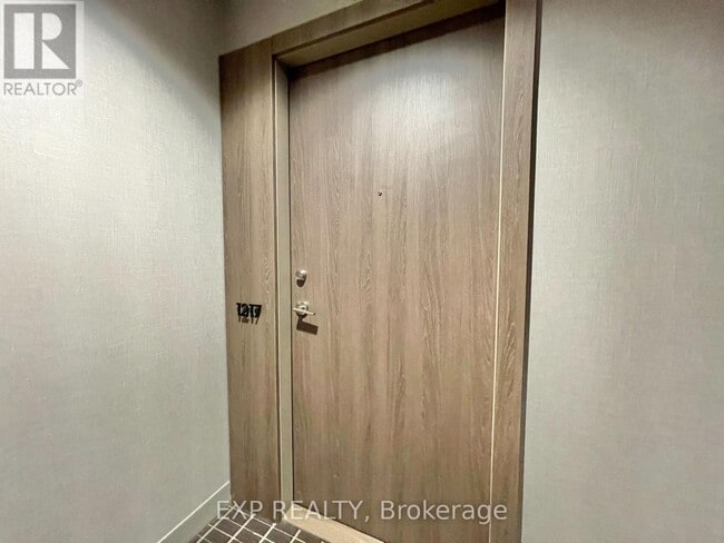 Photo du bâtiment - 576 Front St W