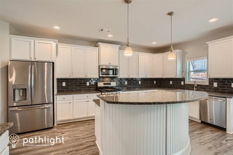 Foto principal - 4609 Sierra Creek Dr NE