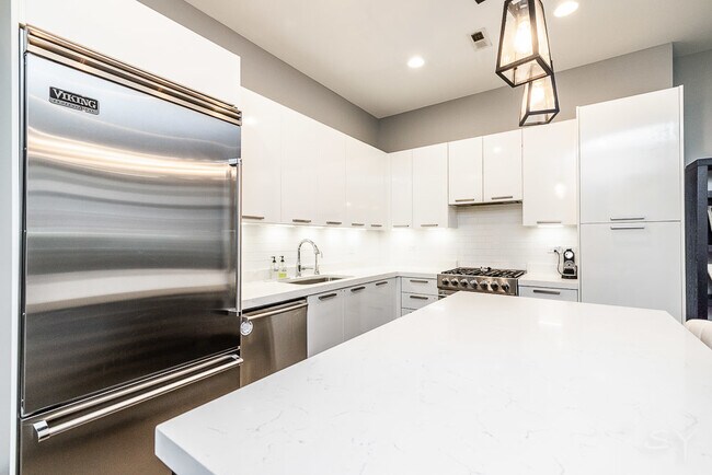 Foto del edificio - 1611 N Hermitage Ave