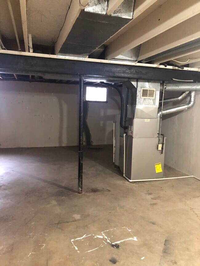 Full basement with washer and dryer - 903 Timbercreek Dr