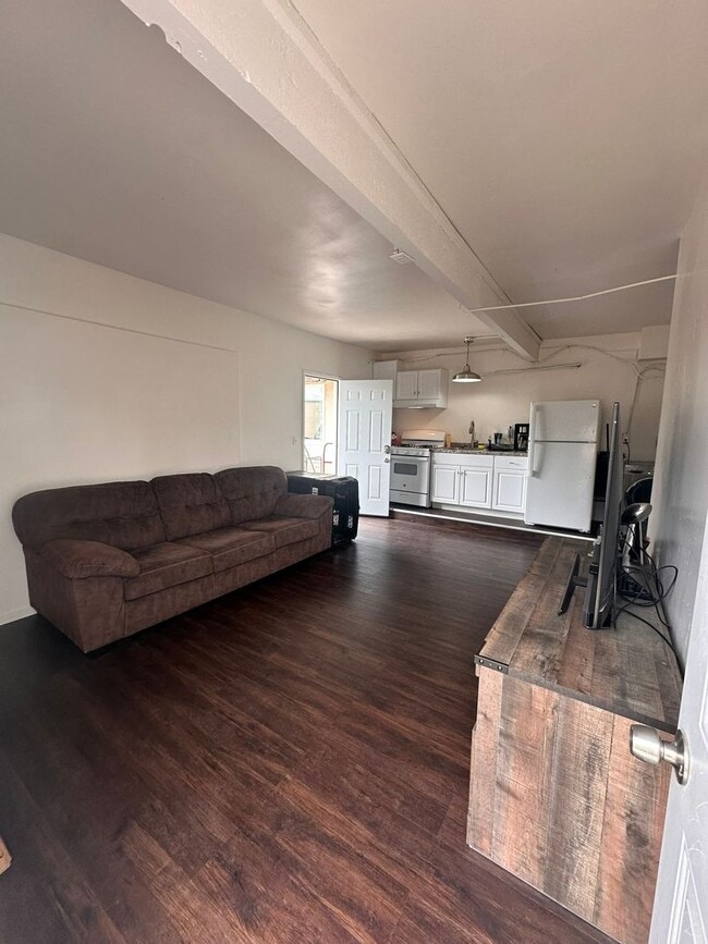 Building Photo - 1153-1155 Emory St