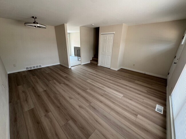 Foto del edificio - Fully renovated Aurora home