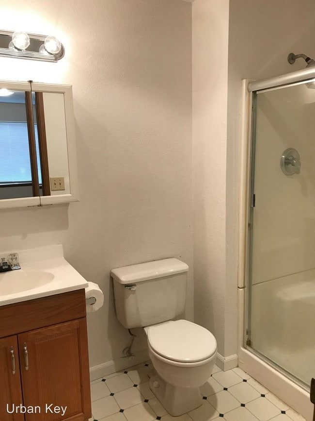 Foto del edificio - 1002 10th St NE