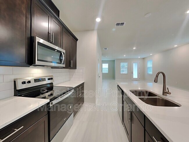 Building Photo - 5762 Wooden Pine Dr