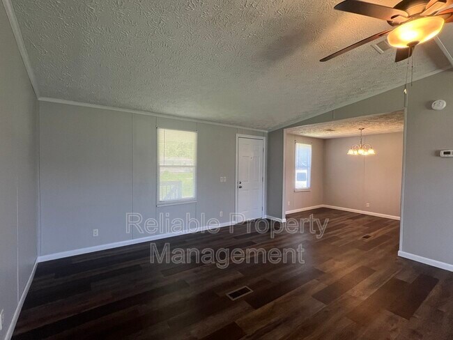 Foto del edificio - 107 Spring Branch Ln
