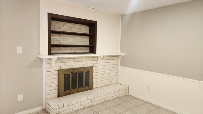 Building Photo - 2815 Quail Valley E Dr