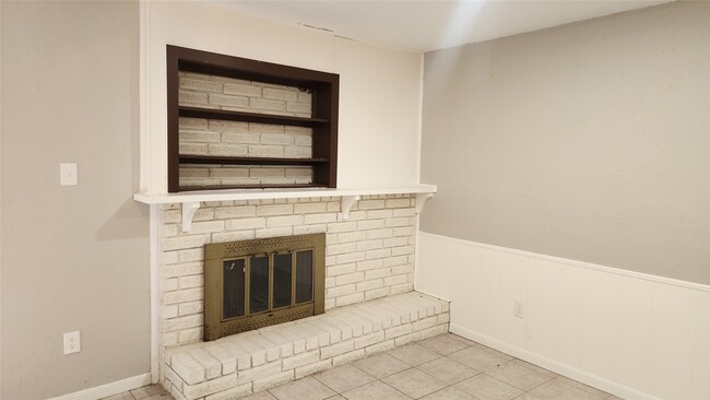 Foto del edificio - 2815 Quail Valley E Dr