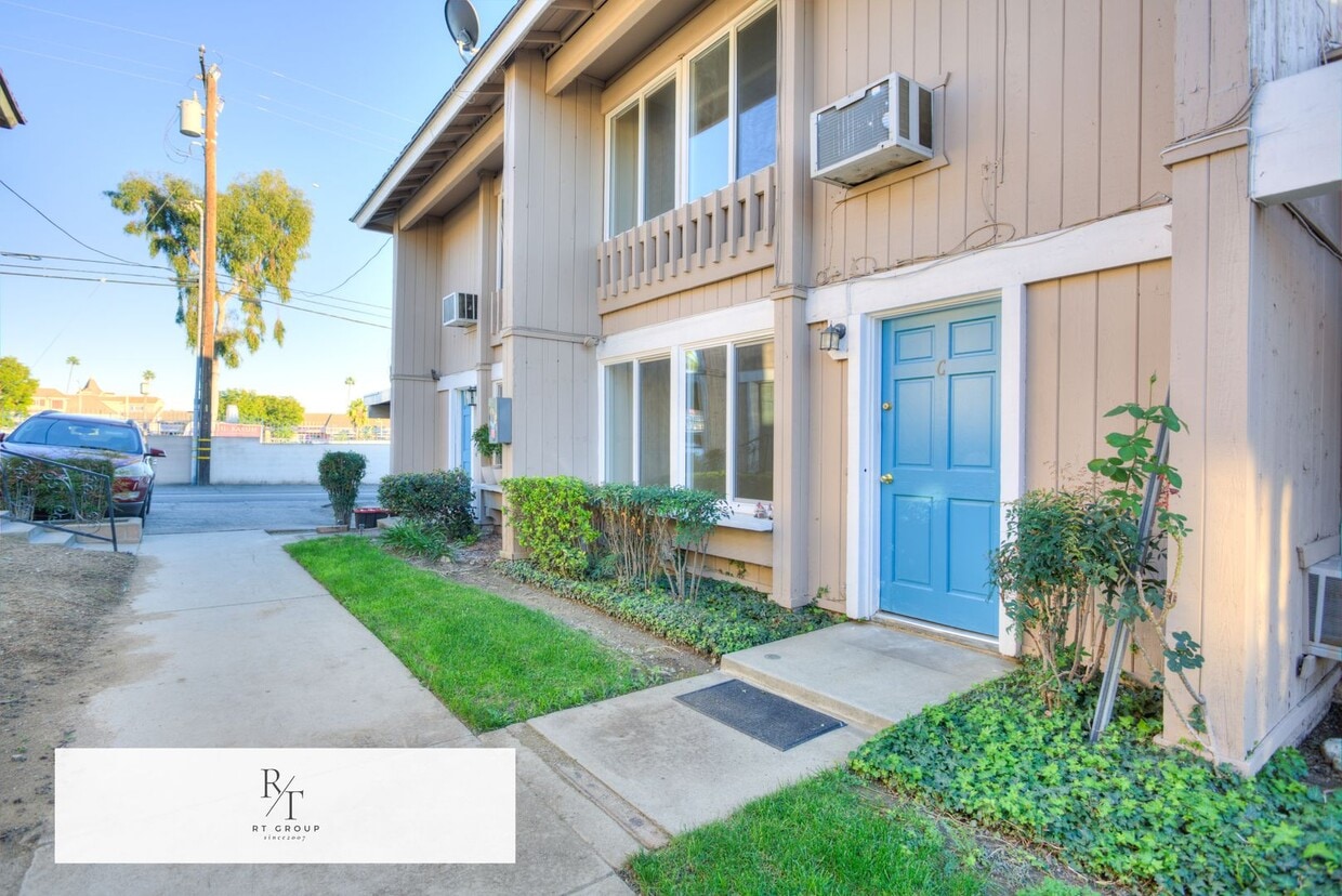 Foto principal - Refined Living with a Newly Remodeled 2 Bedroom 1 Bathroom 2 Story Duplex Residence