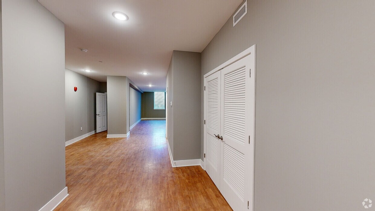 Photo - 300 W Fayette St (Baltimore, MD) Apartments
