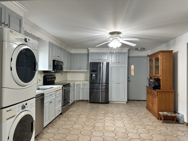 Building Photo - 105 S St Ext