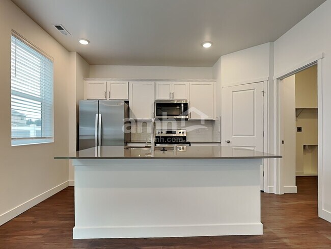Foto del edificio - 7921 Selah St SW