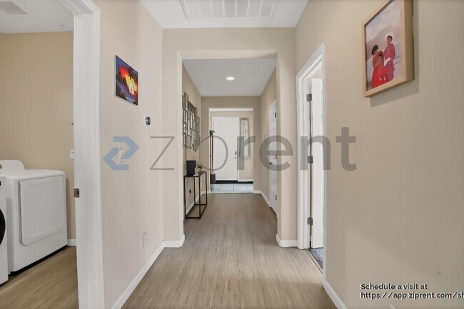 Foto del edificio - 1104 Greenbrier Dr