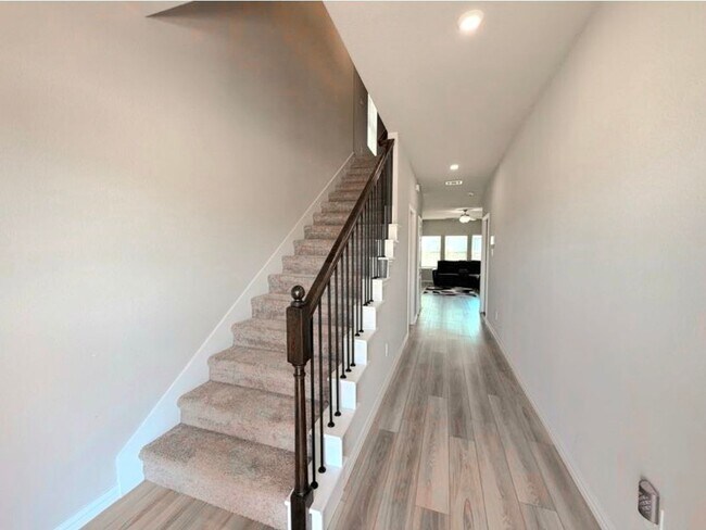 Foto del edificio - 3313 Sedge Grass Dr