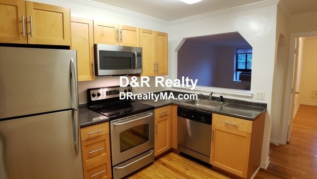 Building Photo - 77 Brattle St