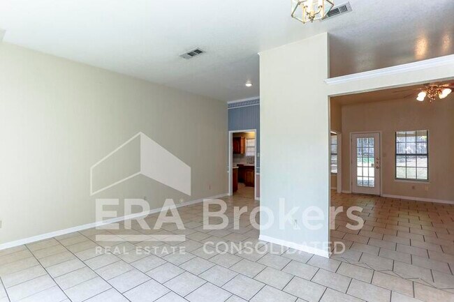 Foto del edificio - 800 Silver Creek Dr