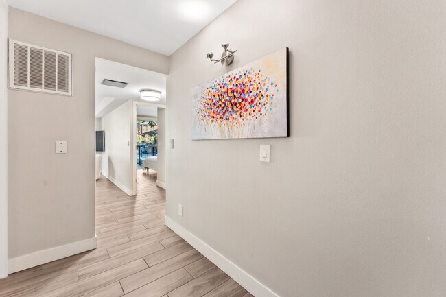 Foto del edificio - 688 McVey Ave