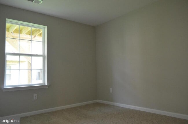 Building Photo - 1503 Hights Farm Rd S