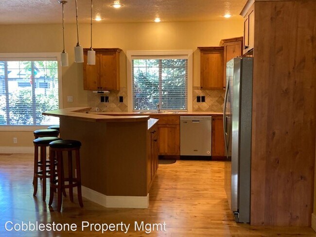 Building Photo - 3 br, 2 bath House - 904 W Cagney