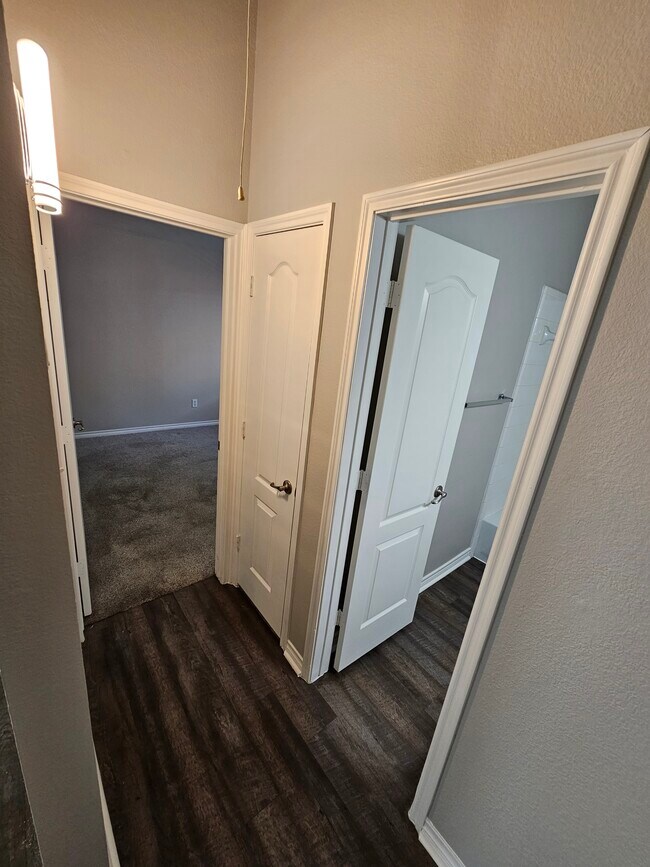 Foto del edificio - 1120 Charleston Ln