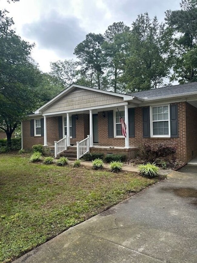 Building Photo - 1508 Boyette Dr