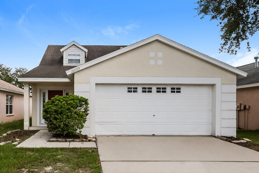 Foto principal - 22715 St Thomas Cir