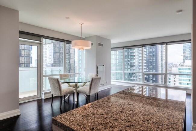 Building Photo - 80 John St