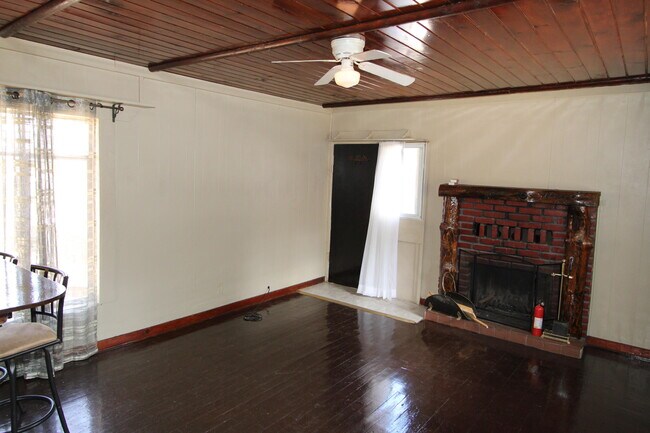 Building Photo - 748 Moreno Ln