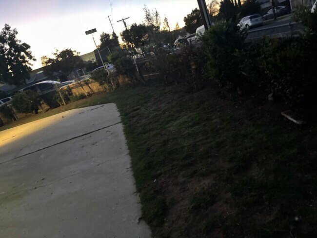 Building Photo - 171 E Renette Ave