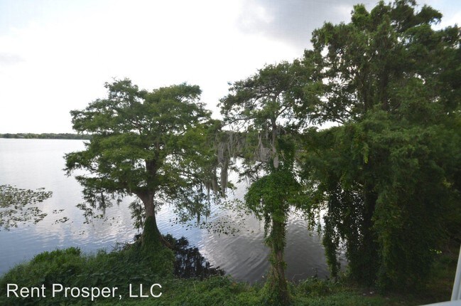 Foto del edificio - 2 br, 2 bath House - 4164 Versailles Dr #D