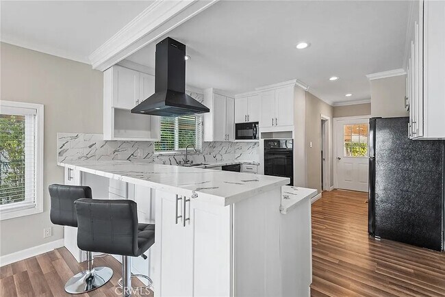 Foto del edificio - 1520 Helen Dr