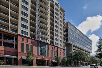 Building Photo - 121 N Monroe St