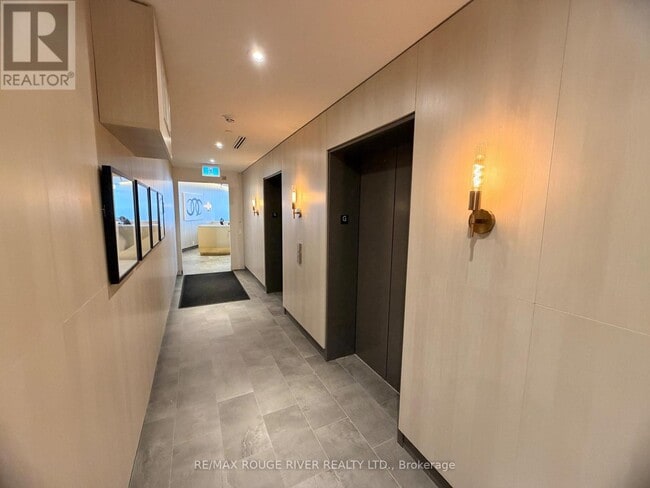 Building Photo - 2 Manderley Dr