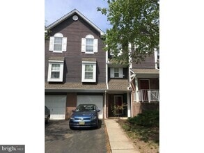 Building Photo - 6 Halstead Pl